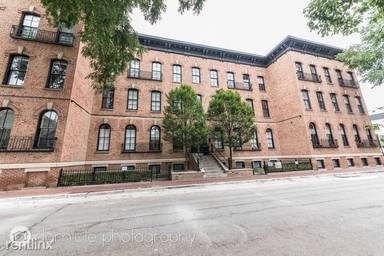 Main picture of 334 W Menomonee St