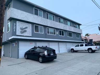 Main picture of 721 Venice Way
