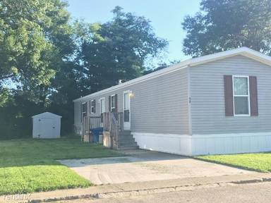 Main picture of Groveland Manor