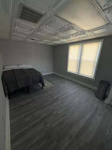 Main picture of 17604 Virginia Ave