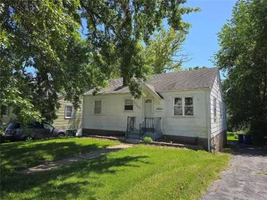 Main picture of 7458 Calvin Ave