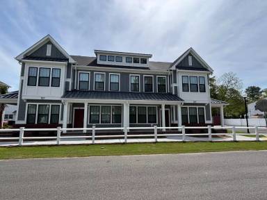Main picture of 127 S McAllister St