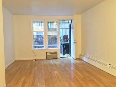 Main picture of 320 W 22nd St