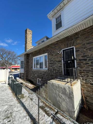 Main picture of 9132 W Chester Pike