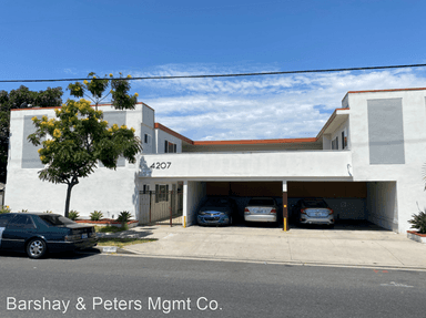 Main picture of 4207 Manhattan Beach Blvd
