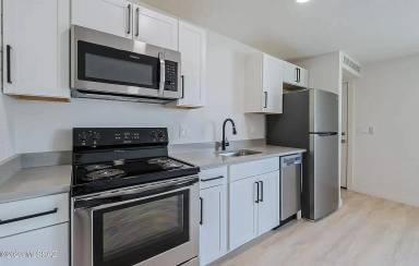Main picture of 1040 N 7th Ave