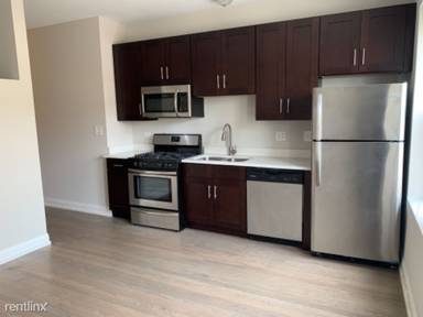 Main picture of 4050 N Milwaukee Ave Apartments