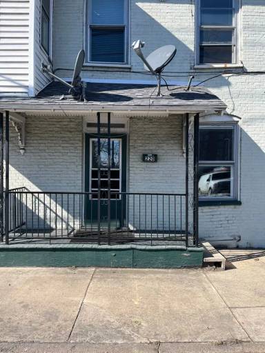 Main picture of 220 S Front St