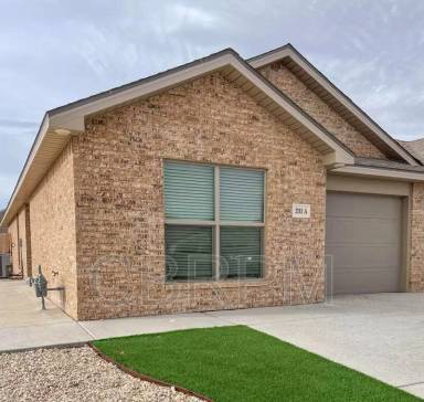 Main picture of 2115 N Texas Ave