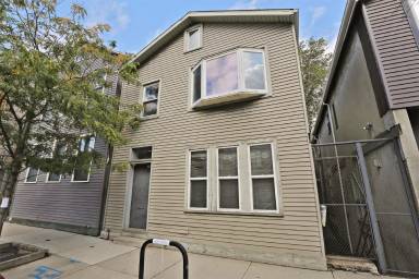 Main picture of 730 W 18th St