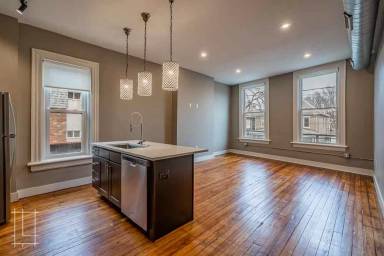Main picture of 245 King Ave
