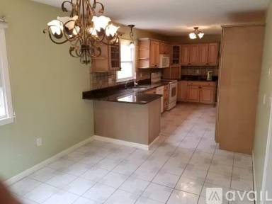 Main picture of 85 Pond St