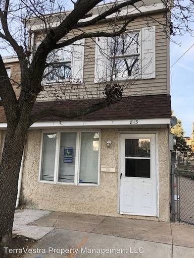 Main picture of 815 Cumberland St