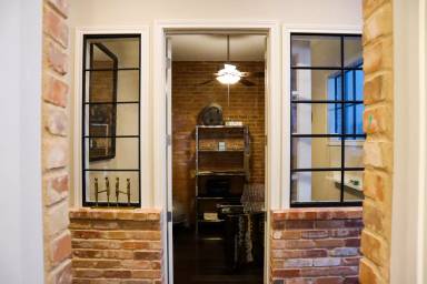 Main picture of 216 S 6th St