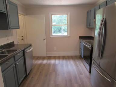 Main picture of 415 Avon Ave