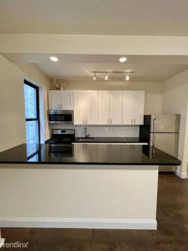 Main picture of 561 Malcolm X Blvd