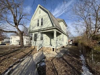 Main picture of 201 W Culton St