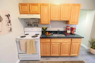 Main picture of 2206 N Lambert St