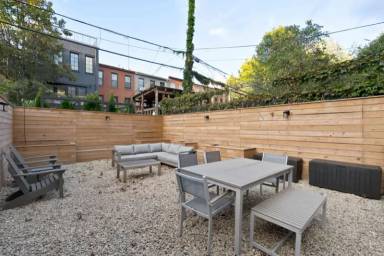 Main picture of 647 Greene Ave