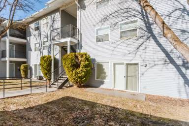 Main picture of 3025 S Cook St