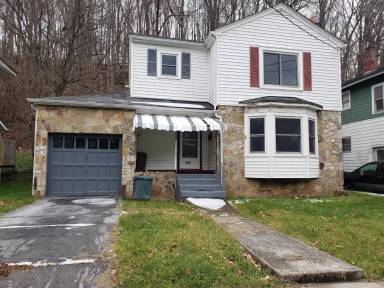 Main picture of 352 Union St