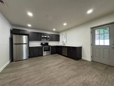 Main picture of 182 State St