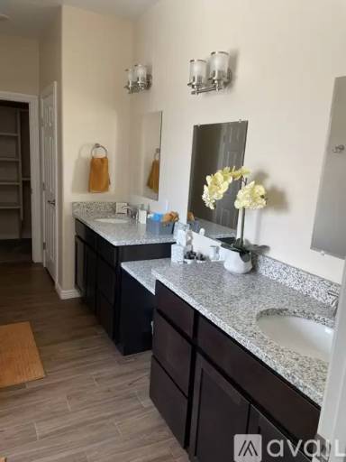 Main picture of 2405 W Bullock Ave