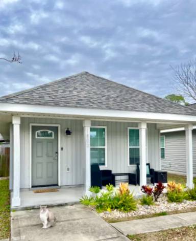 Main picture of 1002 W Government St