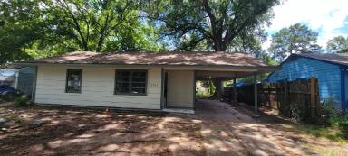 Main picture of 2741 Marquette St