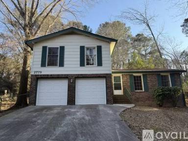 Main picture of 2779 Irene Cir