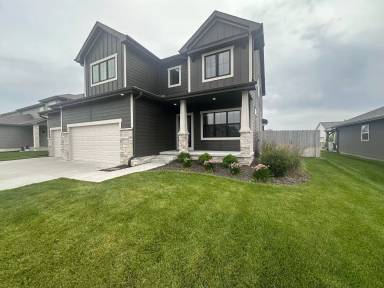 Main picture of 5205 Helwig Ave
