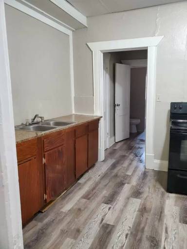 Main picture of 1935 N Waco Ave