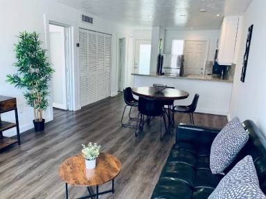 Main picture of 528 Meridian Ave