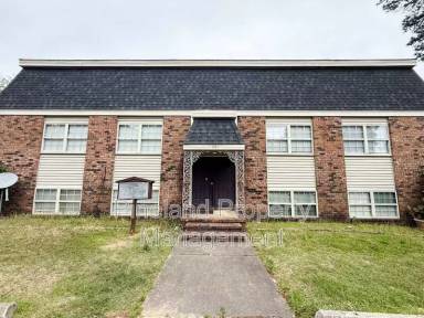 Main picture of 307 Bradford Ave
