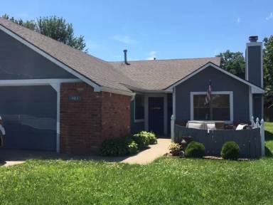 Main picture of 921 Essex Ct