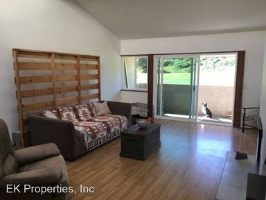 Main picture of 2639 Pirineos Way