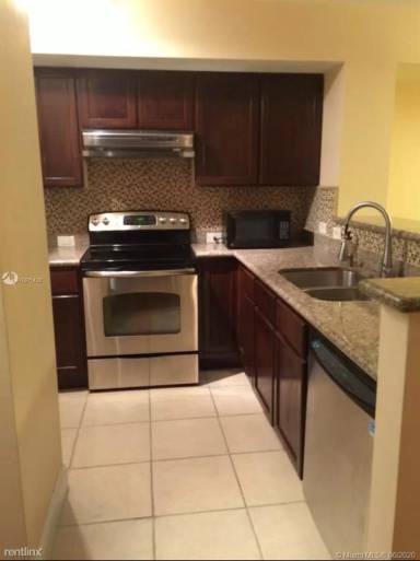 Main picture of 631 SW 111th Ln