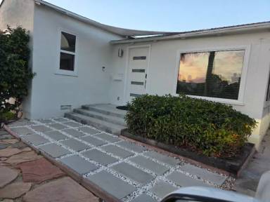 Main picture of 1748 Wellesley Ave