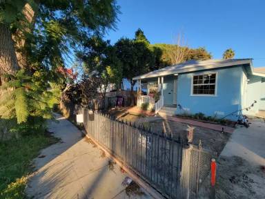 Main picture of 3560 Baltic Ave