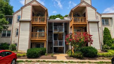 Main picture of 6904 Victoria Dr