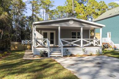 Main picture of 1129 E Point Washington Rd