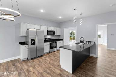 Main picture of 2319 Island Blvd