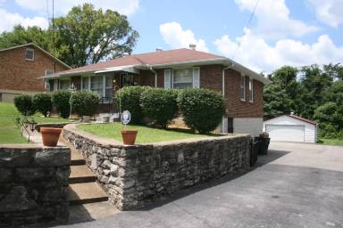 Main picture of 2927 Southlake Dr