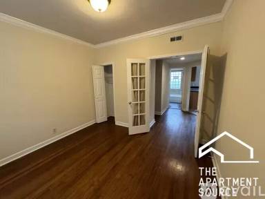 Main picture of 2440 N Hamlin Ave
