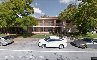 Main picture of 15 Alhambra Cir