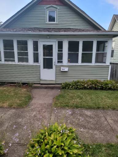 Main picture of 2517 5 1/2 Ave