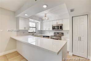 Main picture of 520 Orton Ave