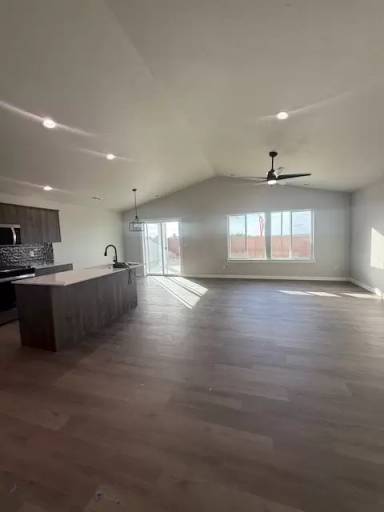 Main picture of 2215 S Border Way