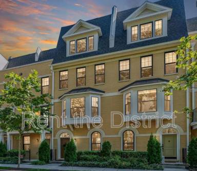 Main picture of 662 Kenneth St NE