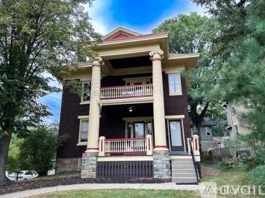 Main picture of 2552 Erie Ave